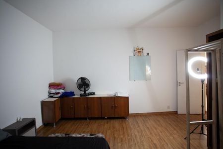 Casa à venda com 360m², 4 quartos e 3 vagas Casa à venda com 360m², 4 quartos e 3 vagasQuarto 1