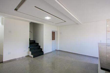 Casa à venda com 114m², 2 quartos e 3 vagasSala