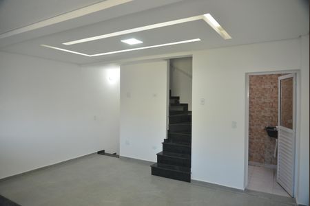 Casa à venda com 114m², 2 quartos e 3 vagasSala