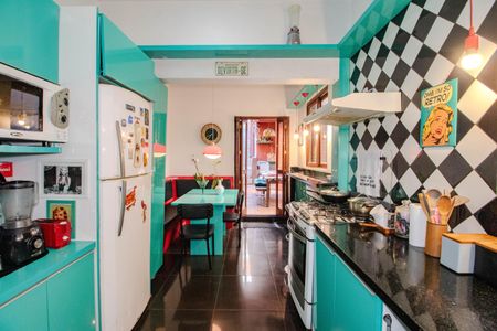 Casa à venda com 199m², 3 quartos e sem vaga Casa à venda com 199m², 3 quartos e sem vagaCozinha