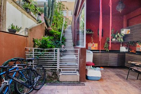 Casa à venda com 199m², 3 quartos e sem vaga Casa à venda com 199m², 3 quartos e sem vagaPátio