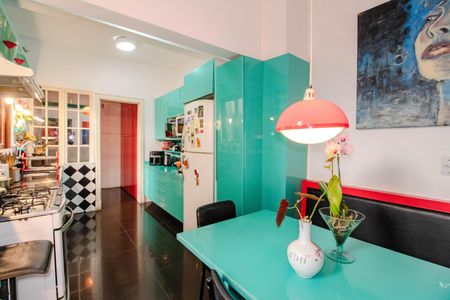 Casa à venda com 199m², 3 quartos e sem vaga Casa à venda com 199m², 3 quartos e sem vagaCozinha