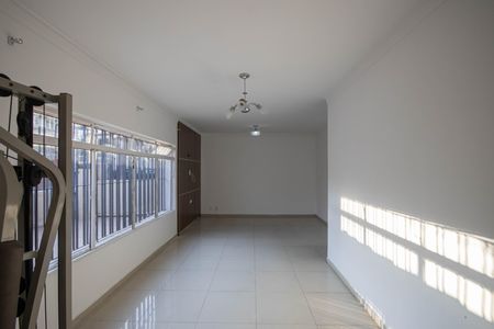 Casa para alugar com 240m², 3 quartos e 3 vagasSala