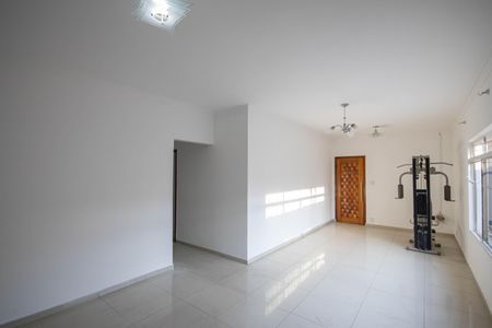 Casa para alugar com 240m², 3 quartos e 3 vagasSala
