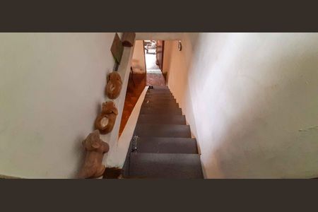 Casa para alugar com 125m², 2 quartos e 3 vagasEscada