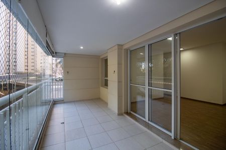 Apartamento para alugar com 120m², 3 quartos e 2 vagasVaranda