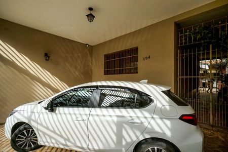 Casa à venda com 100m², 2 quartos e 2 vagas Casa à venda com 100m², 2 quartos e 2 vagasGaragem