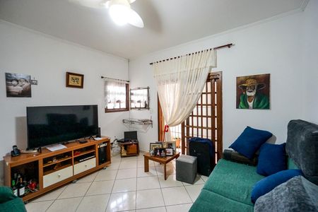 Casa à venda com 100m², 2 quartos e 2 vagas Casa à venda com 100m², 2 quartos e 2 vagasSala
