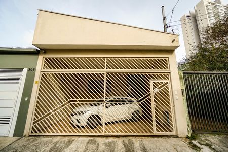 Casa à venda com 100m², 2 quartos e 2 vagas Casa à venda com 100m², 2 quartos e 2 vagasFachada