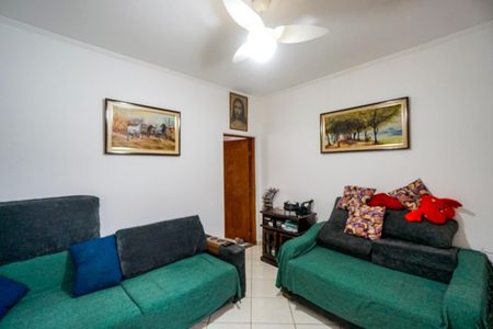 Casa à venda com 100m², 2 quartos e 2 vagas Casa à venda com 100m², 2 quartos e 2 vagasSala