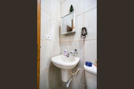 Casa à venda com 100m², 2 quartos e 2 vagas Casa à venda com 100m², 2 quartos e 2 vagasBanheiro da suíte 02