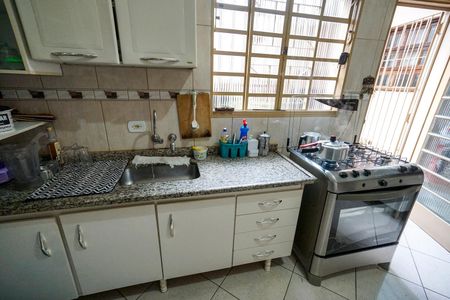 Casa à venda com 100m², 2 quartos e 2 vagas Casa à venda com 100m², 2 quartos e 2 vagasCozinha