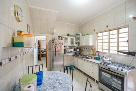 Casa à venda com 100m², 2 quartos e 2 vagas Casa à venda com 100m², 2 quartos e 2 vagasCozinha