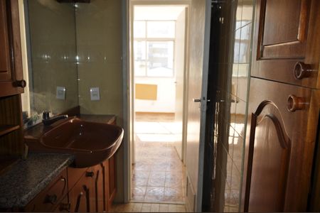 Apartamento à venda com 61m², 2 quartos e 1 vagaBanheiro Social