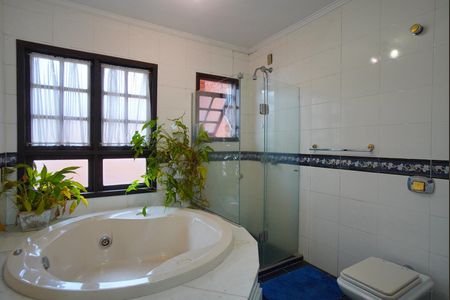 Casa à venda com 200m², 3 quartos e 3 vagasBanheiro da Suíte - Segundo Andar