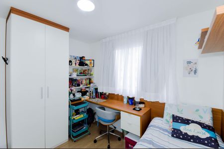 Apartamento à venda com 75m², 3 quartos e 2 vagasQuarto 2