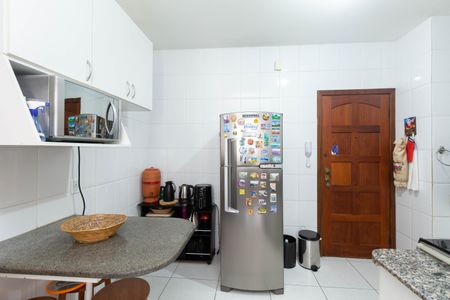 Apartamento à venda com 124m², 4 quartos e 2 vagas Apartamento à venda com 124m², 4 quartos e 2 vagasCozinha