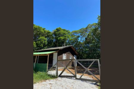 Casa para alugar com 40m², 1 quarto e 2 vagasFachada