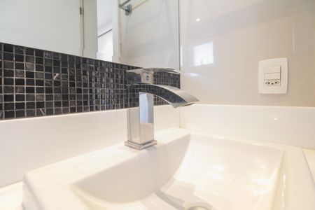 Apartamento à venda com 242m², 3 quartos e 4 vagas Apartamento à venda com 242m², 3 quartos e 4 vagasSuíte 2 - Banheiro