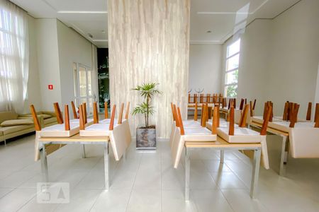 Apartamento à venda com 242m², 3 quartos e 4 vagas Apartamento à venda com 242m², 3 quartos e 4 vagasCondomínio - Salão de Festas