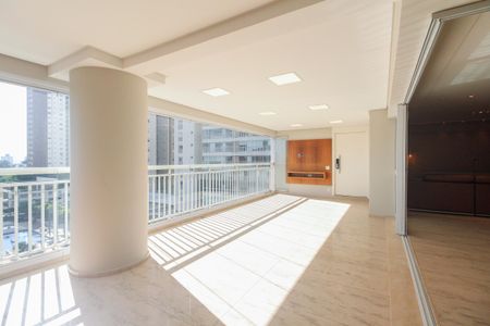 Apartamento à venda com 242m², 3 quartos e 4 vagas Apartamento à venda com 242m², 3 quartos e 4 vagasVaranda Gourmet