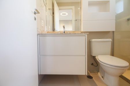 Apartamento à venda com 242m², 3 quartos e 4 vagas Apartamento à venda com 242m², 3 quartos e 4 vagasSuíte 3 - Banheiro
