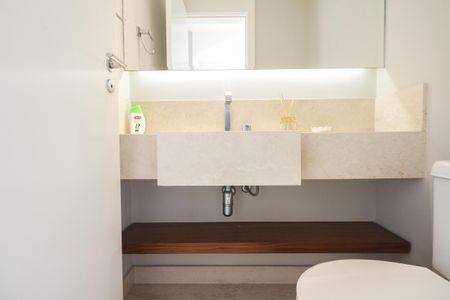 Apartamento à venda com 242m², 3 quartos e 4 vagas Apartamento à venda com 242m², 3 quartos e 4 vagasLavabo