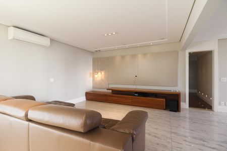 Apartamento à venda com 242m², 3 quartos e 4 vagas Apartamento à venda com 242m², 3 quartos e 4 vagasSala