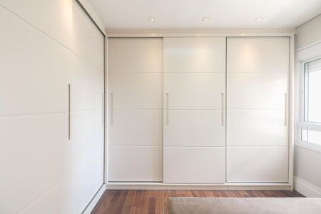 Apartamento à venda com 242m², 3 quartos e 4 vagas Apartamento à venda com 242m², 3 quartos e 4 vagasSuíte 1