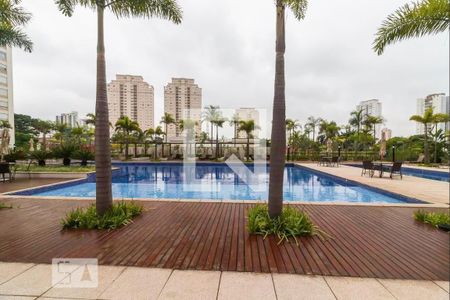 Apartamento à venda com 242m², 3 quartos e 4 vagas Apartamento à venda com 242m², 3 quartos e 4 vagasCondomínio - Piscina