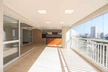 Apartamento à venda com 242m², 3 quartos e 4 vagas Apartamento à venda com 242m², 3 quartos e 4 vagasVaranda Gourmet