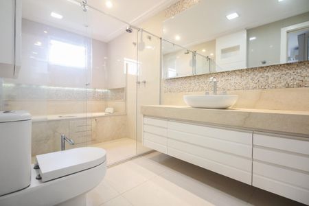 Apartamento à venda com 242m², 3 quartos e 4 vagas Apartamento à venda com 242m², 3 quartos e 4 vagasSuíte 1 - Banheiro 1