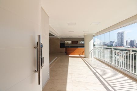 Apartamento à venda com 242m², 3 quartos e 4 vagas Apartamento à venda com 242m², 3 quartos e 4 vagasEntrada Privativa