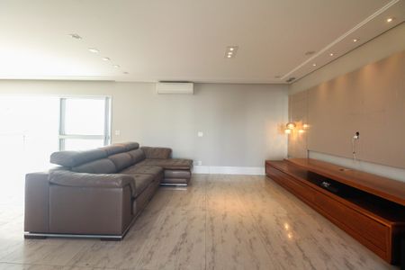 Apartamento à venda com 242m², 3 quartos e 4 vagas Apartamento à venda com 242m², 3 quartos e 4 vagasSala