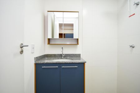 Studio à venda com 26m², 1 quarto e sem vaga Studio à venda com 26m², 1 quarto e sem vagaBanheiro social