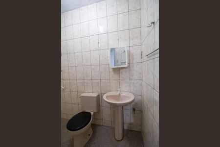 Casa para alugar com 170m², 3 quartos e 1 vagaBanheiro da Suíte 2 Fundos