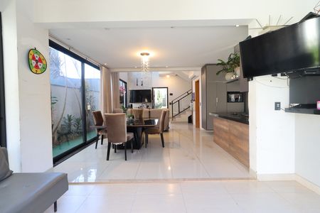 Casa de condomínio para alugar com 197m², 3 quartos e 3 vagasCozinha 