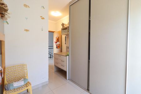 Casa de condomínio para alugar com 197m², 3 quartos e 3 vagasSuíte 2