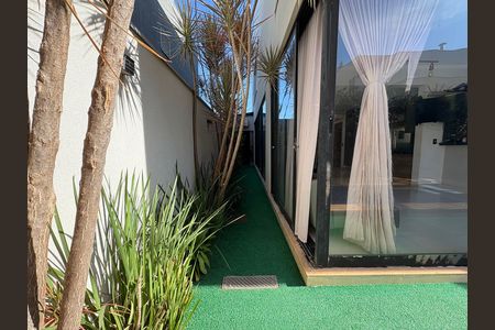 Casa de condomínio para alugar com 197m², 3 quartos e 3 vagas Casa de condomínio para alugar com 197m², 3 quartos e 3 vagasÁrea comum - Piscina