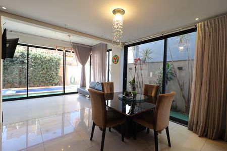 Casa de condomínio para alugar com 197m², 3 quartos e 3 vagasSala de Jantar
