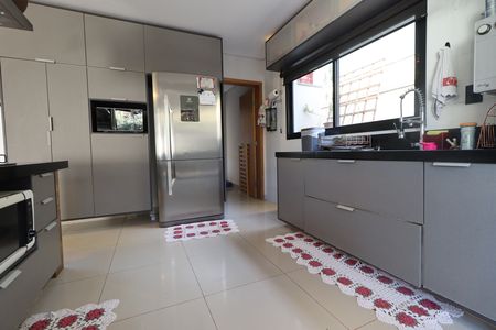 Casa de condomínio para alugar com 197m², 3 quartos e 3 vagasCozinha 
