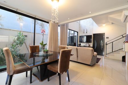 Casa de condomínio para alugar com 197m², 3 quartos e 3 vagasSala de Jantar