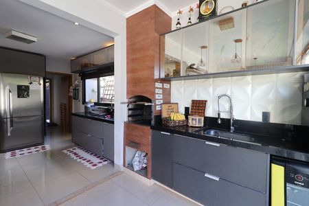 Casa de condomínio para alugar com 197m², 3 quartos e 3 vagasCozinha 