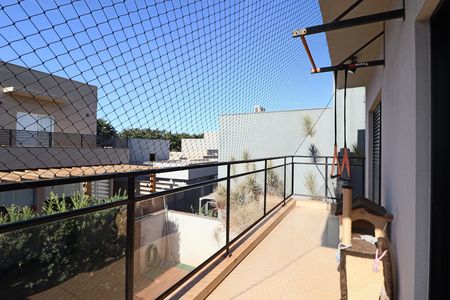 Casa de condomínio para alugar com 197m², 3 quartos e 3 vagasSacada Suíte 2