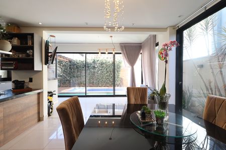 Casa de condomínio para alugar com 197m², 3 quartos e 3 vagasSala de Jantar