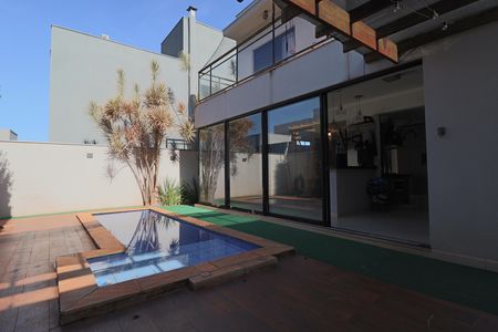 Casa de condomínio para alugar com 197m², 3 quartos e 3 vagasÁrea comum - Piscina