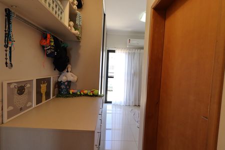 Casa de condomínio para alugar com 197m², 3 quartos e 3 vagasSuíte 2