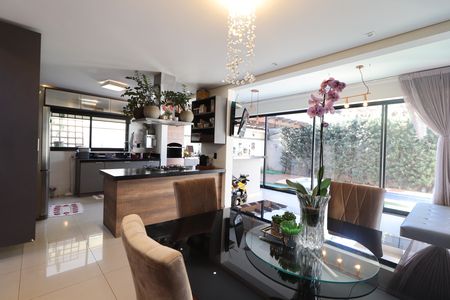 Casa de condomínio para alugar com 197m², 3 quartos e 3 vagasSala de Jantar