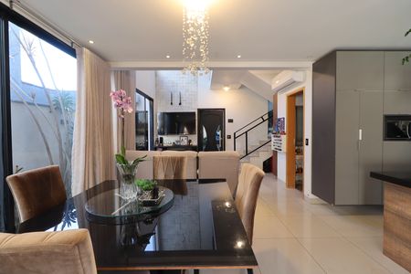 Casa de condomínio para alugar com 197m², 3 quartos e 3 vagasSala de Jantar