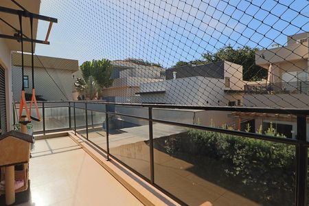 Casa de condomínio para alugar com 197m², 3 quartos e 3 vagasSacada Suíte 2